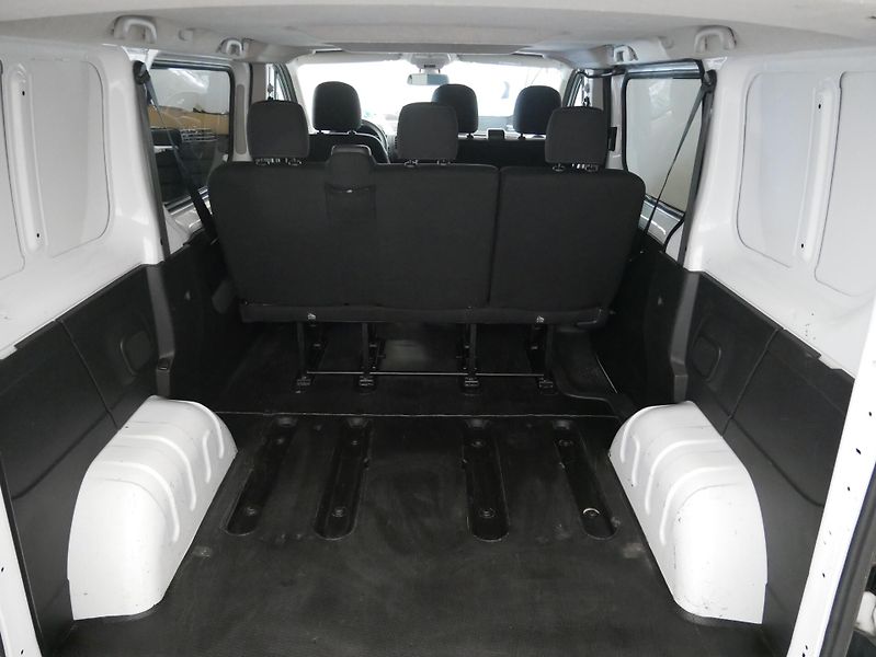 Opel Vivaro - fotka 22 z 22