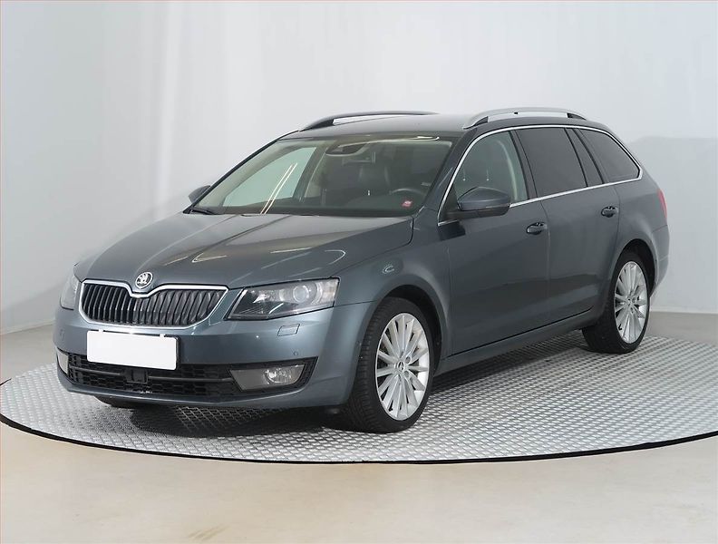 Škoda Octavia (2015) Laurin&Klement 2.0 TDI, 4X4 - fotka 2 z 19