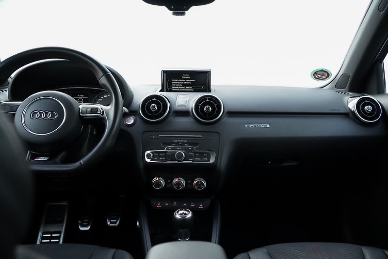 Audi S1 2.0 TFSI 170kW quattro - fotka 17 z 46