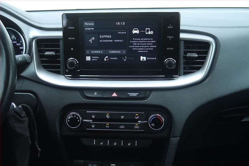 Kia Ceed (2021) Silver 1.0 T-GDI, Serv.kniha - fotka 12 z 20