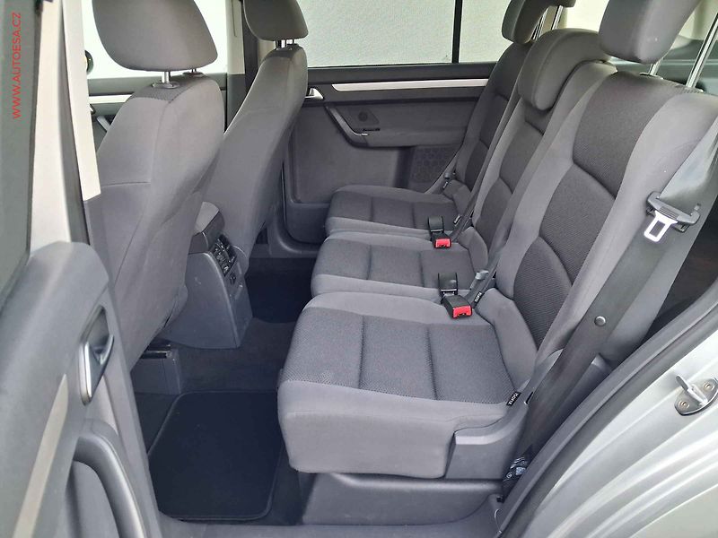 Volkswagen Touran (2013) 1.6TDi, Trendline - fotka 10 z 15