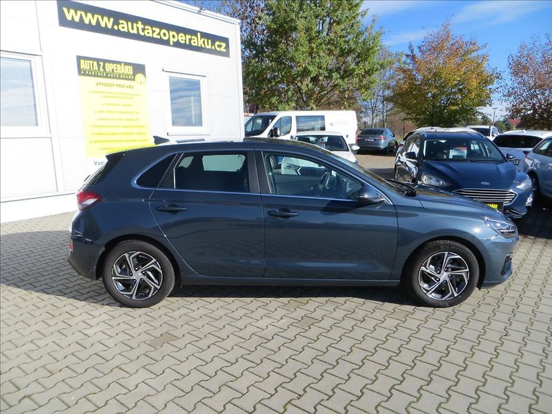 Hyundai i30 1,0 T-GDI Smart AUT7 ČR TOP - fotka 9 z 23
