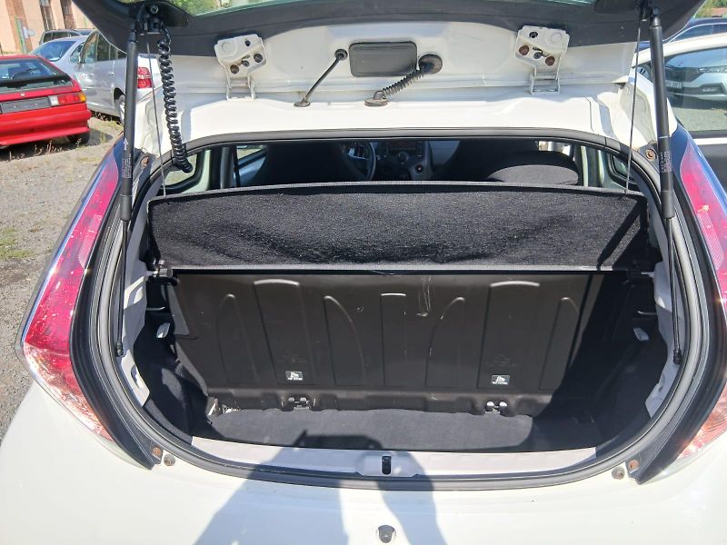 Toyota Aygo 1.0, 51 kW, klima - fotka 33 z 38