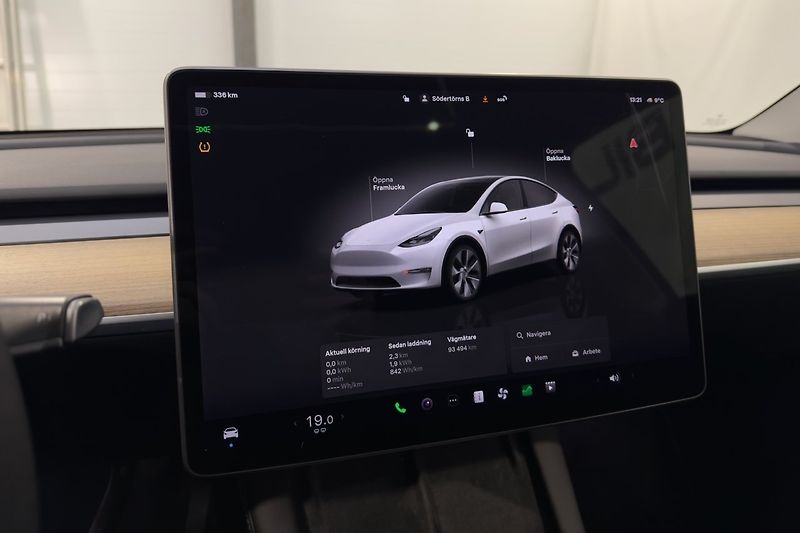 Tesla Model Y Long Range AWD Tažné - fotka 14 z 23