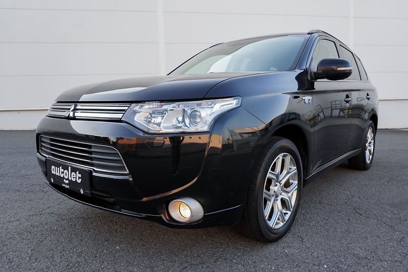 Mitsubishi Outlander 2.0 PHEV 4x4 - fotka 4 z 34