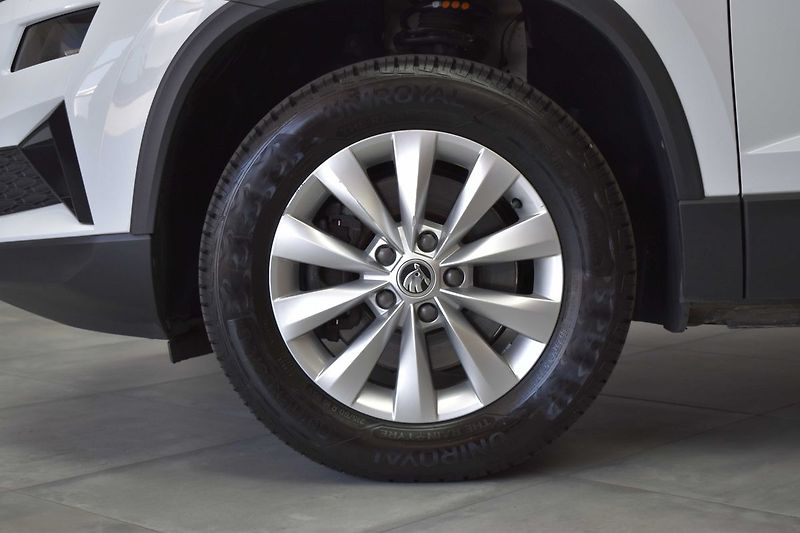 Škoda Karoq 1.5 TSI AMBITION*DPH*ČR 1.MAJ* - fotka 29 z 35
