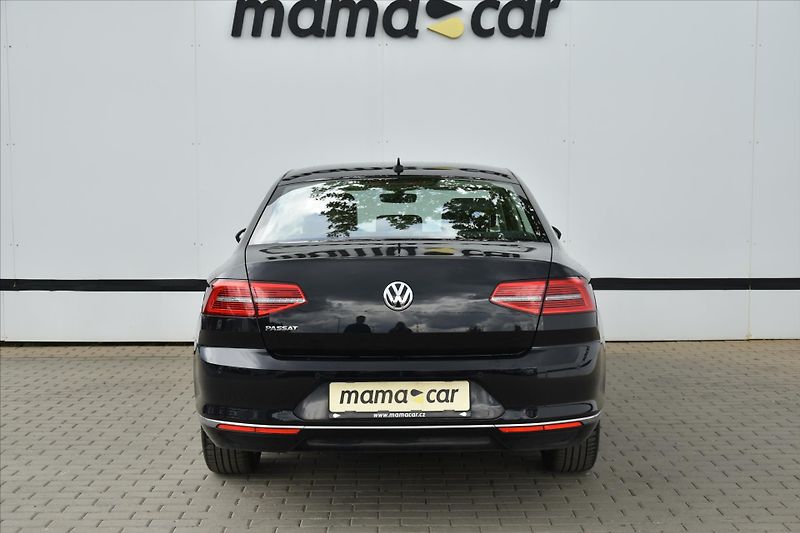 Volkswagen Passat 2.0TDi 110kW DSG LED HIGHLINE - fotka 6 z 27