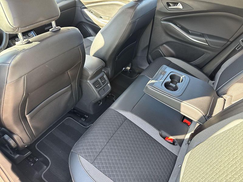 Opel Grandland X (2019) PHEV 1.6 Automat - fotka 8 z 33