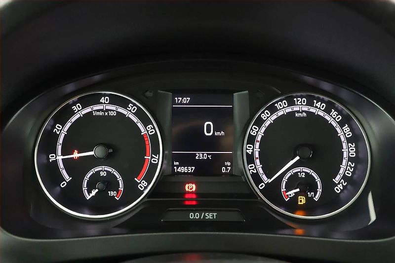 Škoda Rapid (2018) 1.0 TSI, Park. senzory - fotka 8 z 11