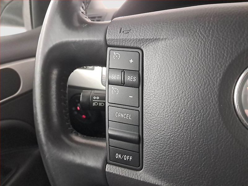 Volkswagen Touareg (2008) R-Line 3.0 TDI, 4X4, Automat - fotka 16 z 23