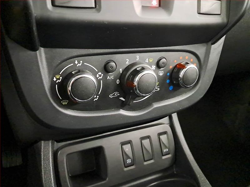 Dacia Duster (2016) 1.6 SCe - fotka 13 z 18