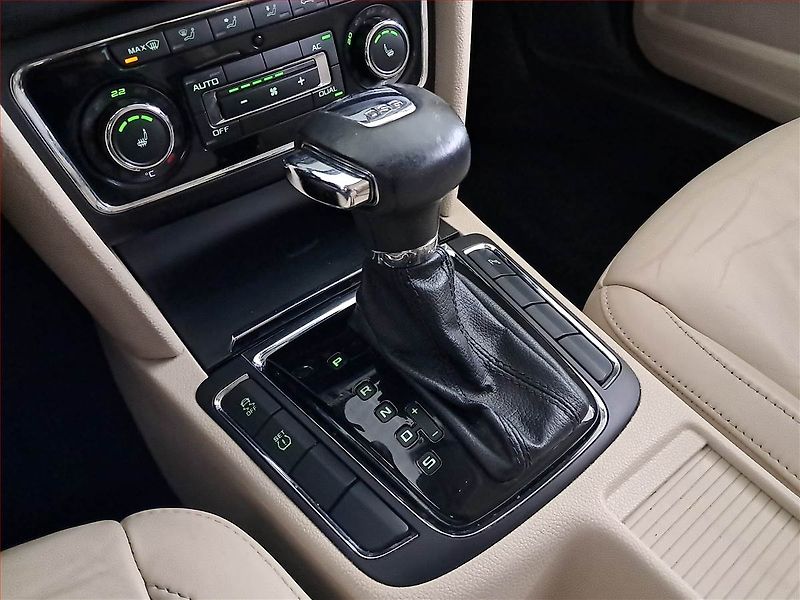 Škoda Superb (2010) 2.0 TDI, Automat, Navi, Xenony - fotka 13 z 22