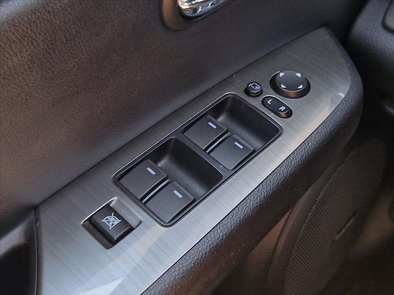 Mazda 6 2,0 i 114kW AUTOKLIMA VÝHŘEV - fotka 26 z 27