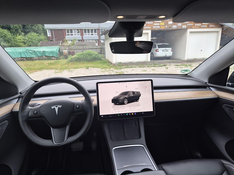 Tesla Model Y LONG RANGE DUAL MOTOR TZ 89 % - fotka 10 z 48