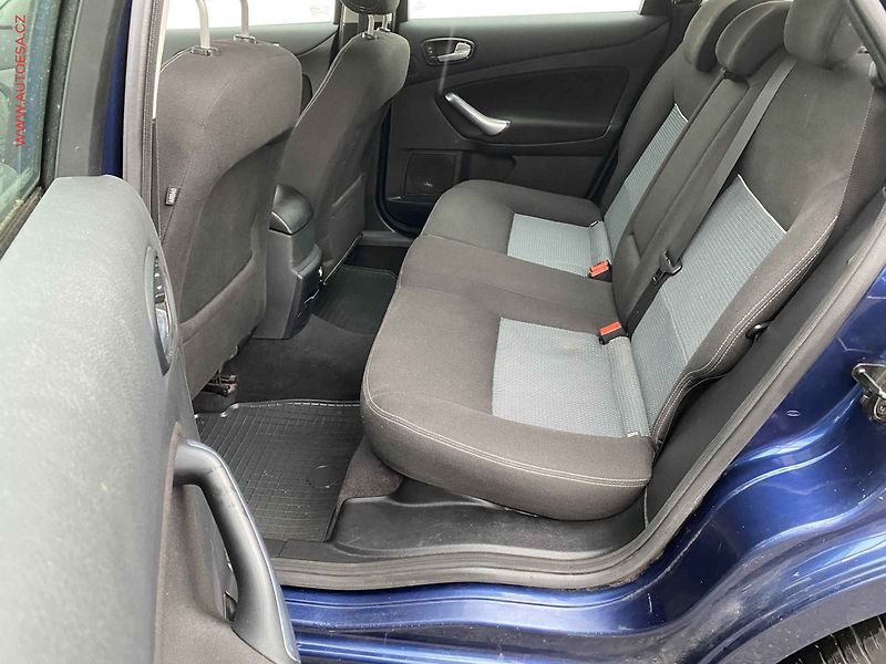 Ford Mondeo (2009) 2.0TDCi, AT, navi - fotka 10 z 20