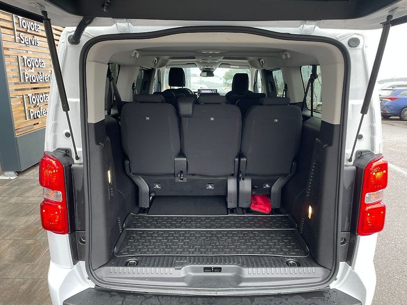 Toyota ProAce Verso 2.0L  177 - 8 AT AE Family 8S - fotka 8 z 29