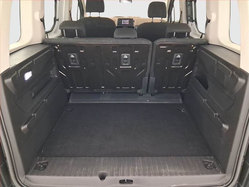 Opel Combo (2022) Electric 50kWh, SoH 100% - fotka 14 z 19