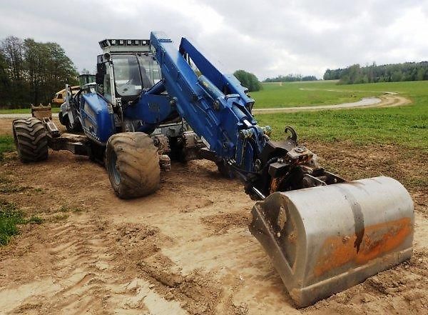 Menzi Muck (2012) A91F mobil 4x4 tiltrotátor  - fotka 2 z 10
