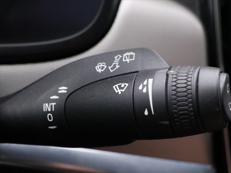 Volvo V90 2,0 D 145 kW Momentum Automat - fotka 20 z 32