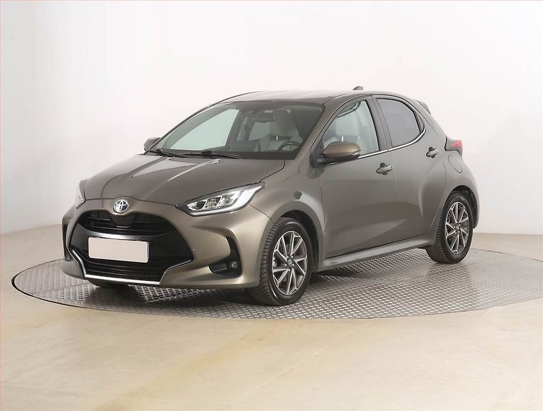 Toyota Yaris (2021) 1.5 VVT-i Hybrid, Automat - fotka 2 z 19