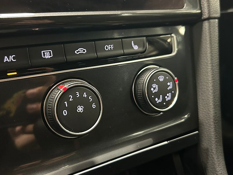 Volkswagen Golf (2019) 1.5 TGI Comfort MAN 2019 | Zár - fotka 55 z 62