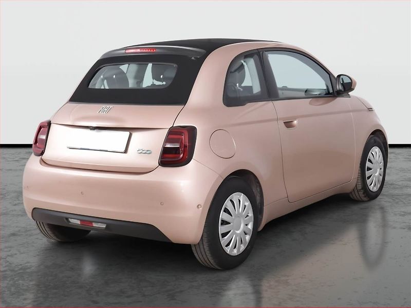 Fiat 500e (2023) 42 kWh, SoH 96% - fotka 5 z 20
