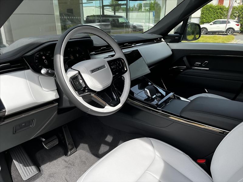 Land Rover Range Rover Sport (2026) 3,0 Dynamic SE D250 AWD - fotka 8 z 22
