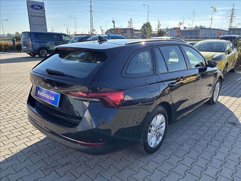 Škoda Octavia 1,5 TSI 110kW Ambition Combi - fotka 5 z 41