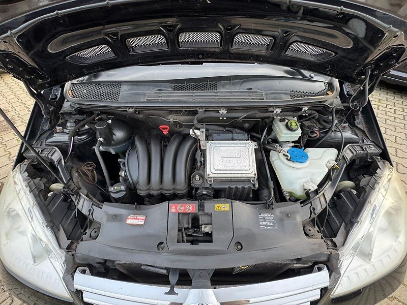 Mercedes-Benz Třídy A (2010) 180 1,7 85 KW TAŽNÉ KOLA - fotka 33 z 38