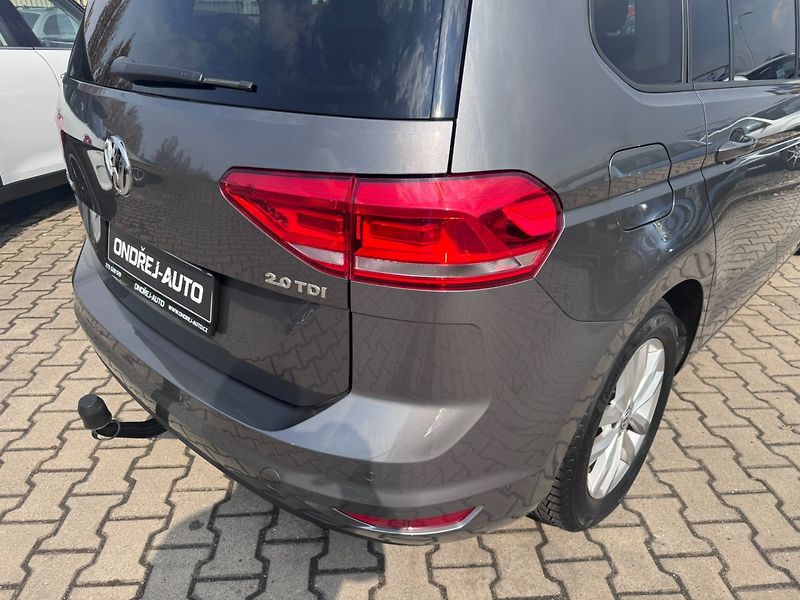 Volkswagen Touran (2016) 7X 2,0 TDI 110 KW 2 MAJ TAŽNÉ - fotka 12 z 50