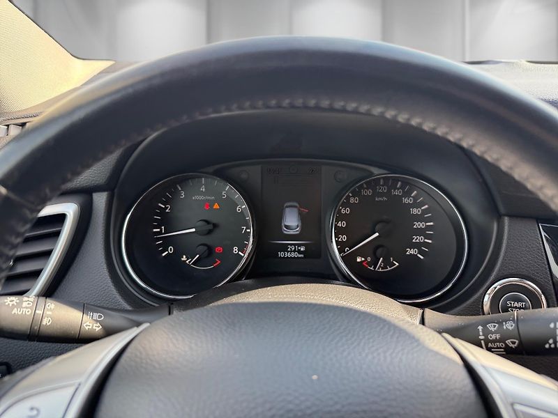 Nissan Qashqai (2015) 1,6 DiG-T 120 kW N-Connecta - fotka 17 z 25