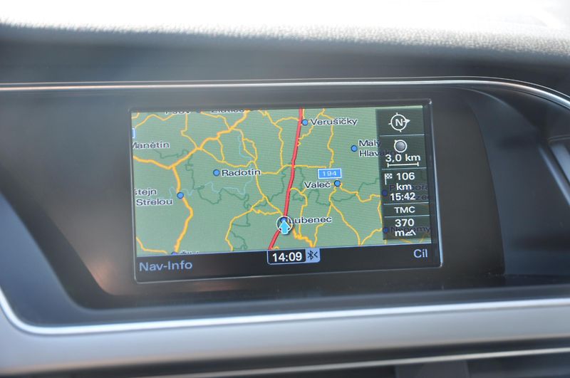 Audi A4 2.0TDi 110kW KOMBI Automat - fotka 15 z 20