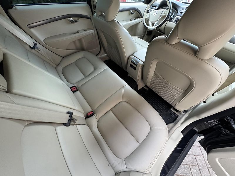 Volvo XC70 D5 SUMMUM 4x4 TAŽNÉ  - fotka 29 z 45
