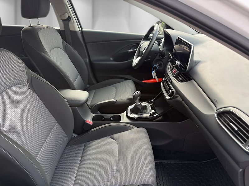 Hyundai i30 (2024) 1,0 T-GDi 74 kW SMART - fotka 22 z 23