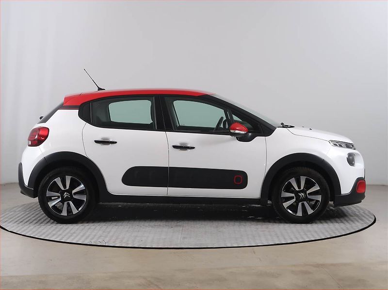Citroën C3 (2019) 1.2 PureTech, Serv.kniha, Navi - fotka 6 z 14