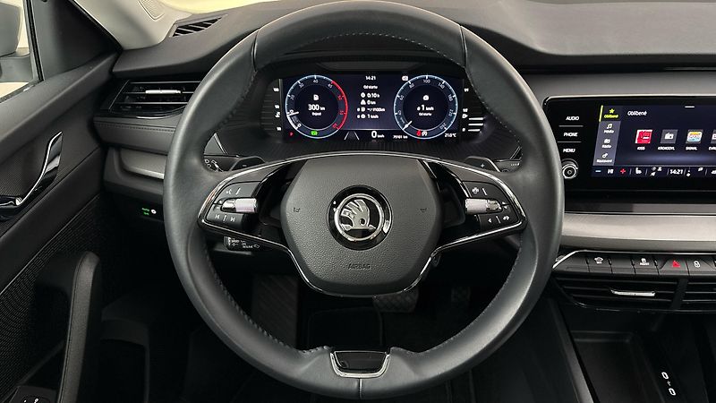 Škoda Octavia 2.0 TDI DSG Ambition - fotka 9 z 23