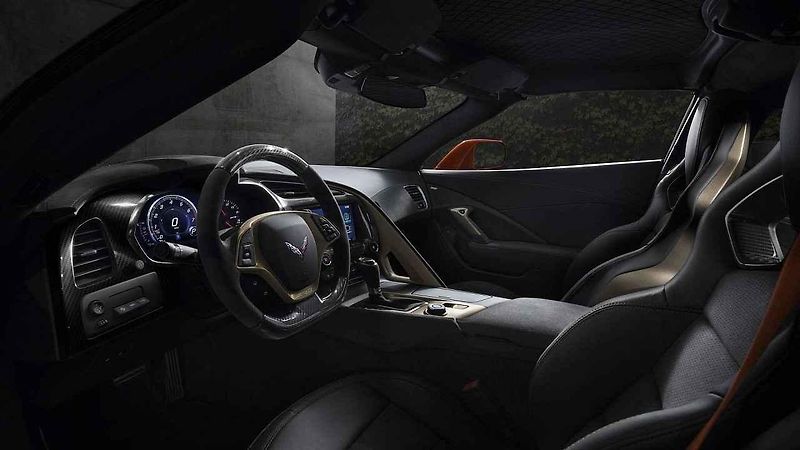 Chevrolet Corvette ZR1 při měření na brzdě.