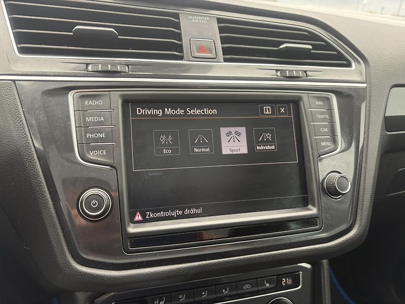 Volkswagen Tiguan 2,0 TDI 6G SCR - fotka 22 z 24