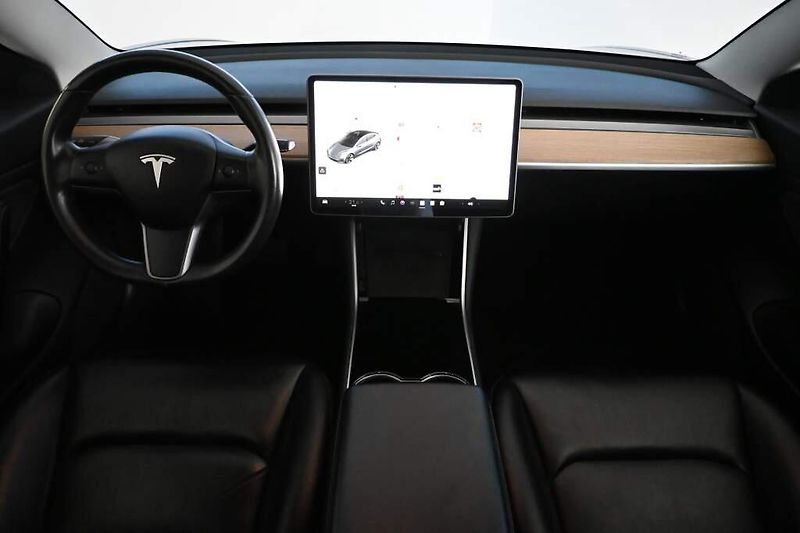 Tesla Model 3 (2019) RWD LED Kamera Range Plus 225K - fotka 12 z 34