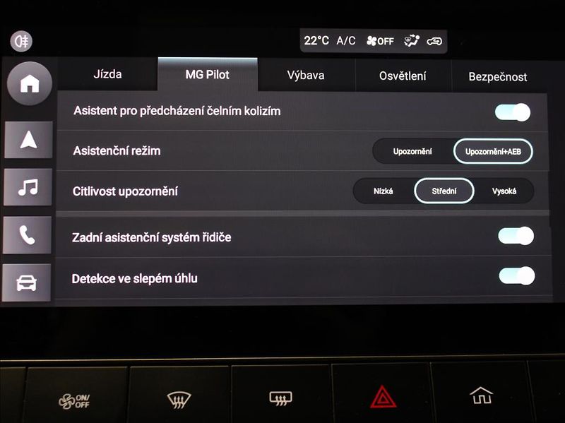 MG MG4 0,0 77kWh Exclusive 30tkm. ČR - fotka 17 z 26