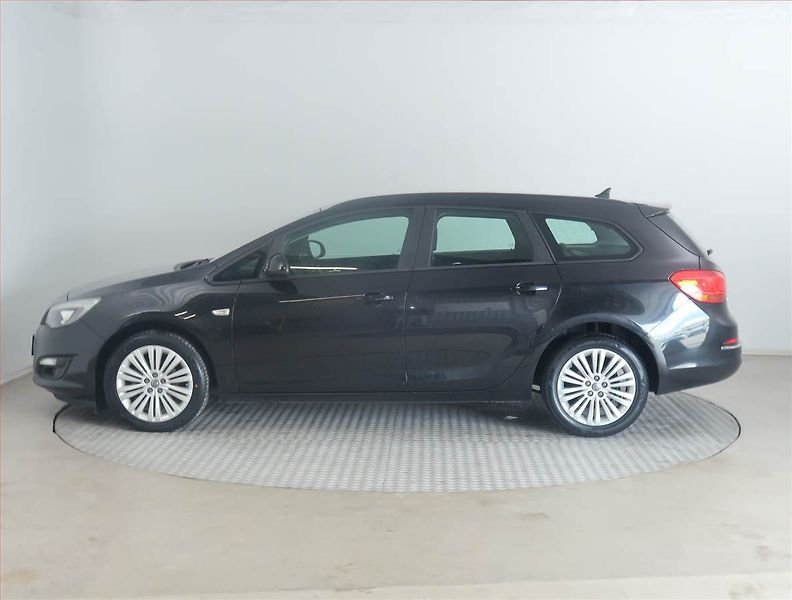 Opel Astra (2016) 1.4 T, Tempomat, Park. senzory - fotka 3 z 18