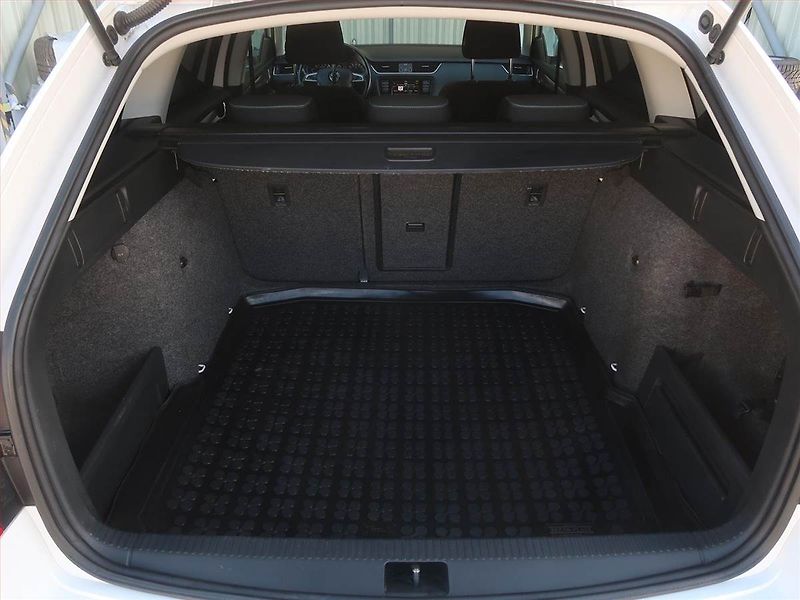 Škoda Octavia (2016) 2.0 TDI, Tempomat - fotka 13 z 17