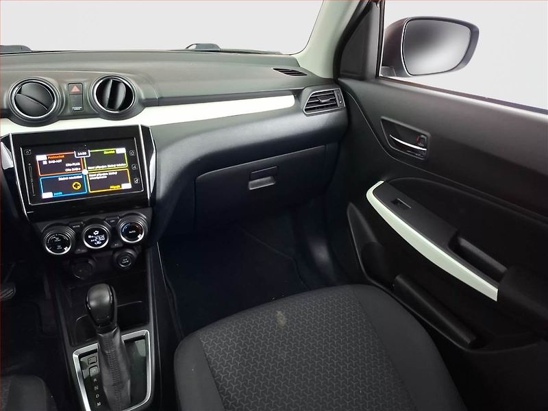 Suzuki Swift (2019) 1.0 BoosterJet, Automat, Navi - fotka 8 z 16