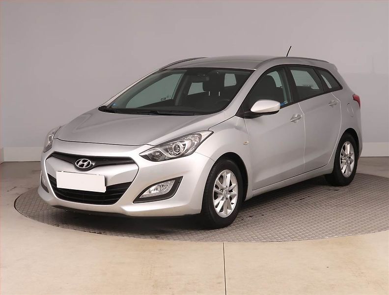 Hyundai i30 (2013) 1.6 MPI, Tempomat - fotka 2 z 15