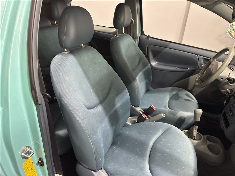 Toyota Yaris 1,0   VVT-i SLUŠNÝ STAV STK - fotka 10 z 12