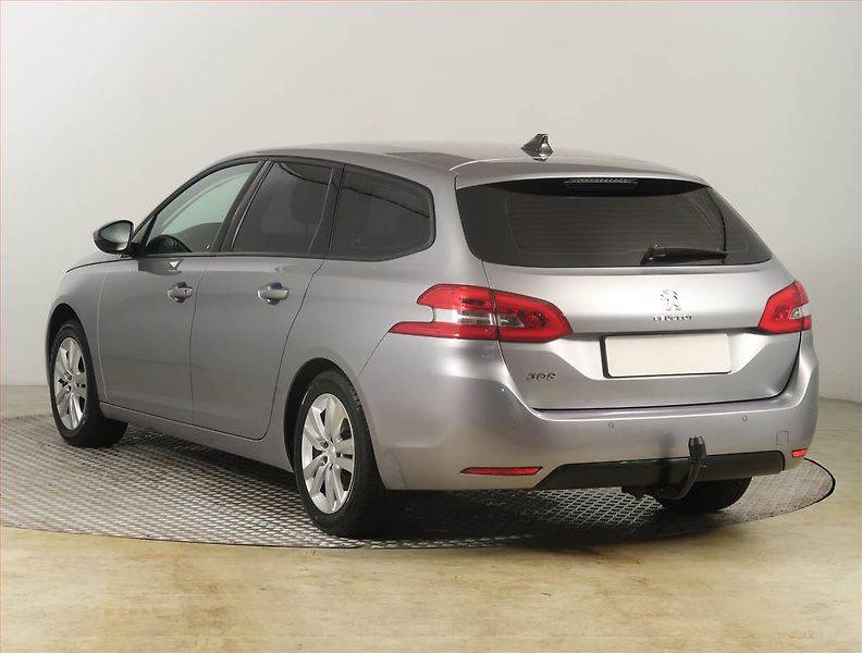 Peugeot 308 (2018) 1.2 PureTech, Tempomat - fotka 4 z 20