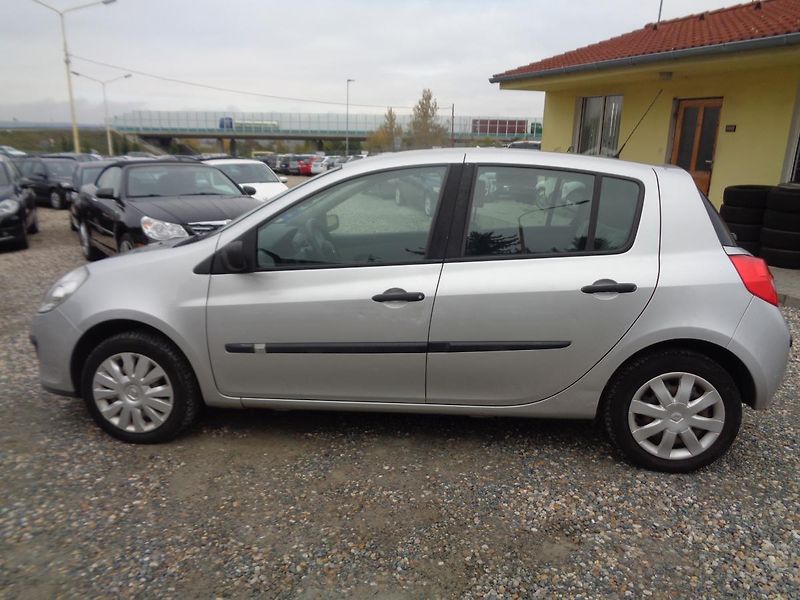 Renault Clio 1,1 - fotka 9 z 13