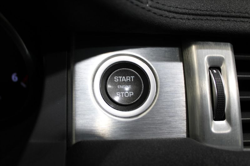 Land Rover Range Rover Evoque 2,0 SE Td4 132 kW Panorama - fotka 29 z 34