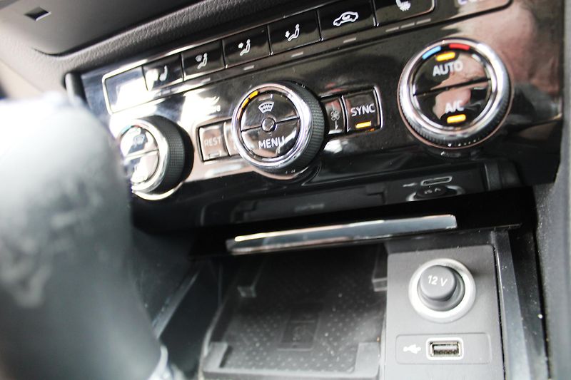 Škoda Superb (2018) 2,0TDI KŮŽE NAVI KLIMA  ALU 19 - fotka 38 z 44
