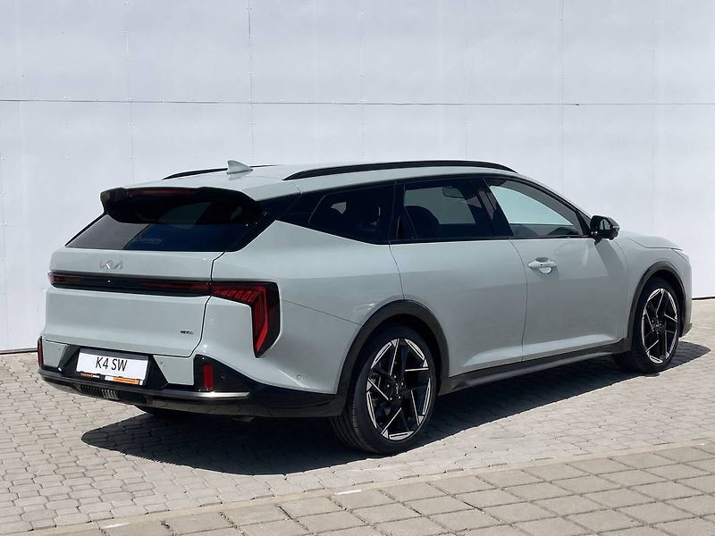 Kia K4 (2026) GT-LINE 7DCT 1,6 T-GDi - fotka 2 z 6